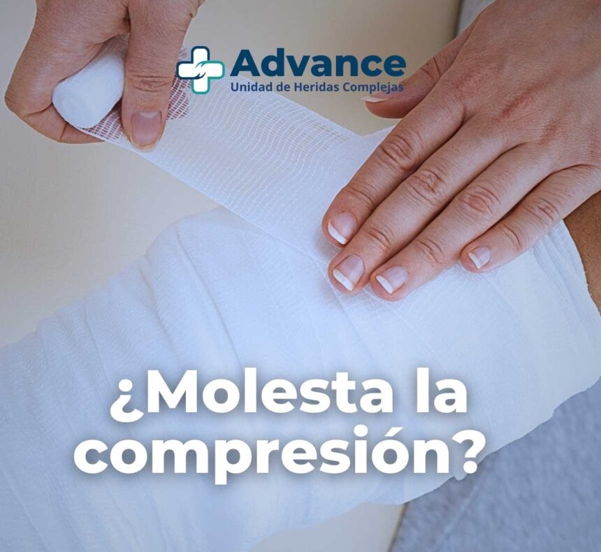 La terapia compresiva puede generar molestias leves al inicio, que suelen mejorar con la adaptación.